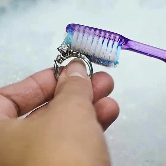 How to clean & maintain your jewellery
